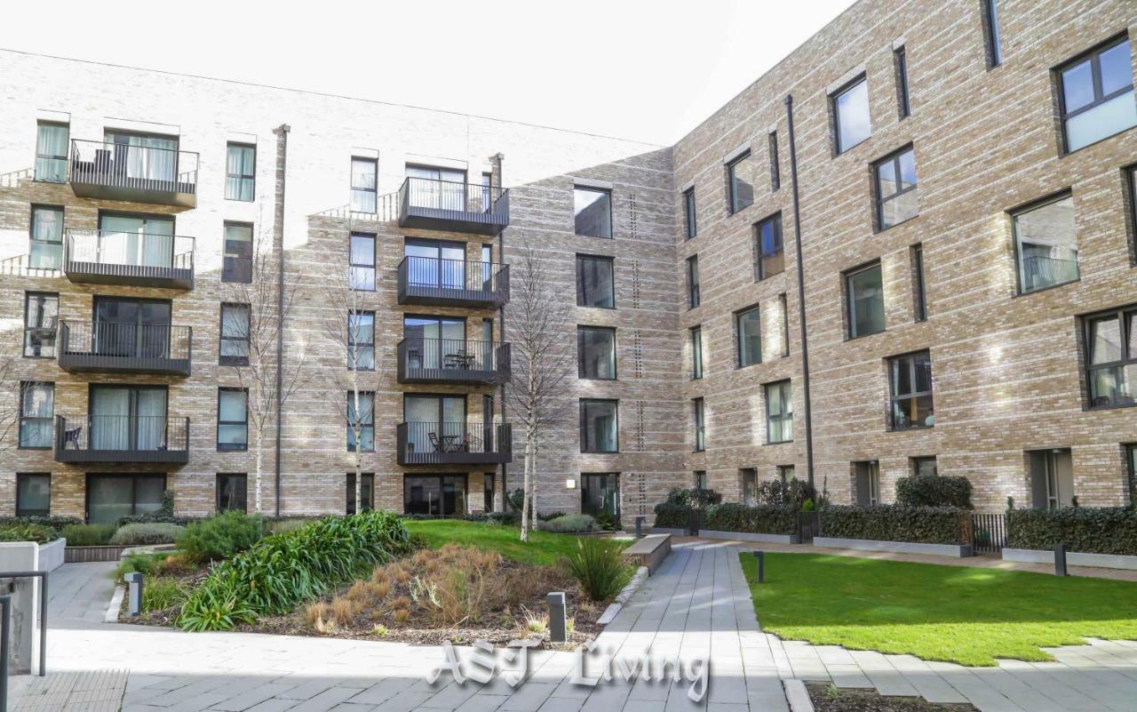 Pontoon Dock Key Workers Apartment Londres Exterior foto